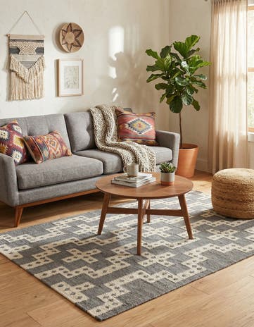 4' 1 x 6' 1 Hand Woven Kilim Wool Rug