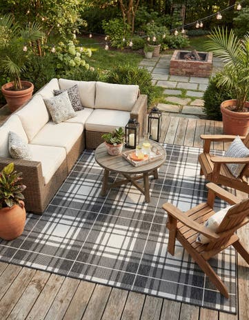 10' x 10' Easy-Clean Checkered Indoor / Outdoor Square Rug