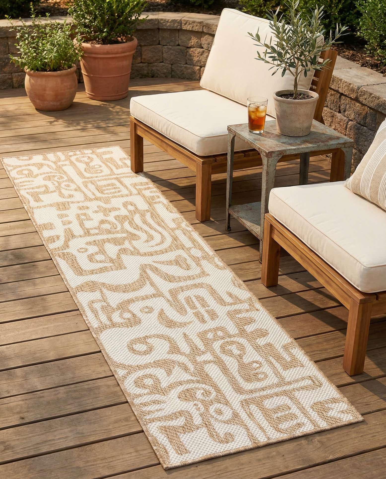 2' x 8' Easy-Clean Modern Indoor / Outdoor Runner Rug