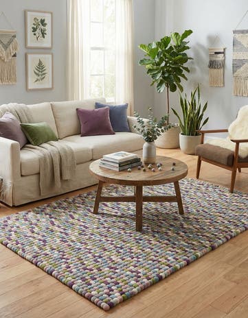 6' 1 x 9' Hand Woven Felt Ball Wool Rug