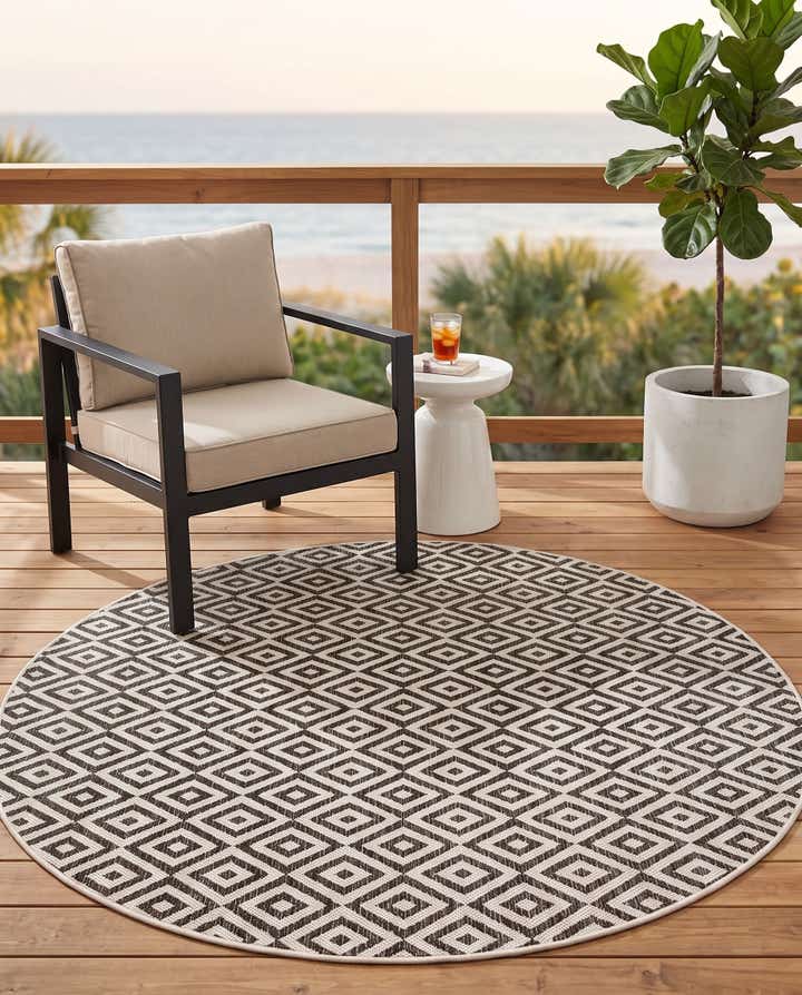 5' 3 x 5' 3 Easy-Clean Jill Zarin Costa Rica Indoor / Outdoor Round Rug