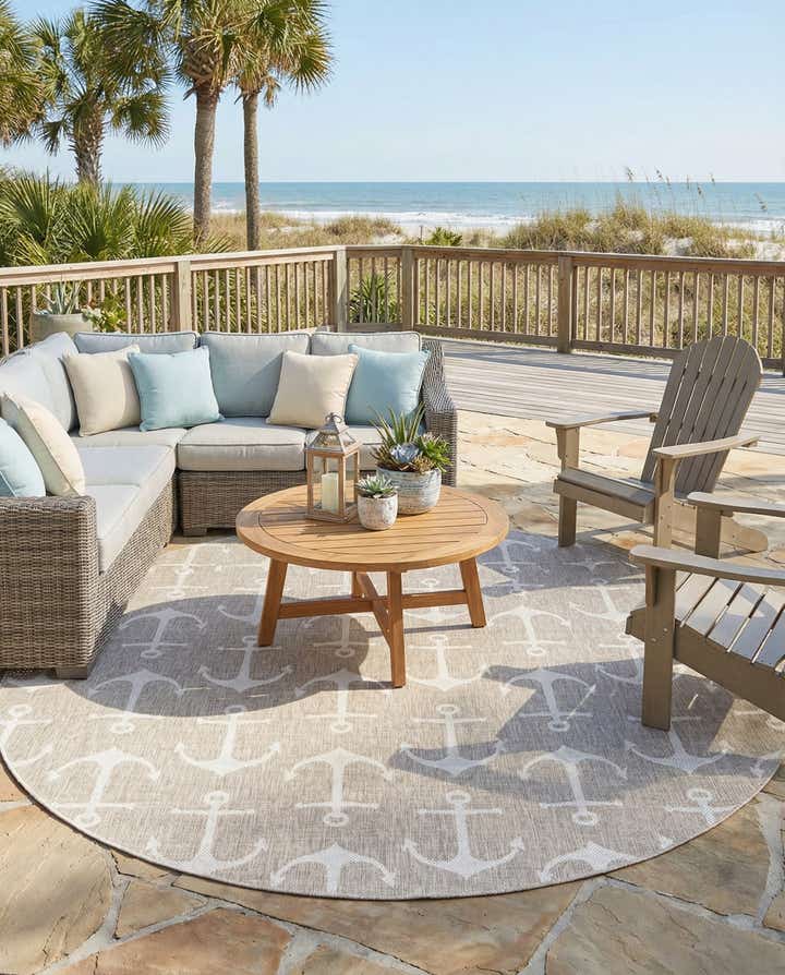 10' x 10' Easy-Clean Coastal Indoor / Outdoor Round Rug