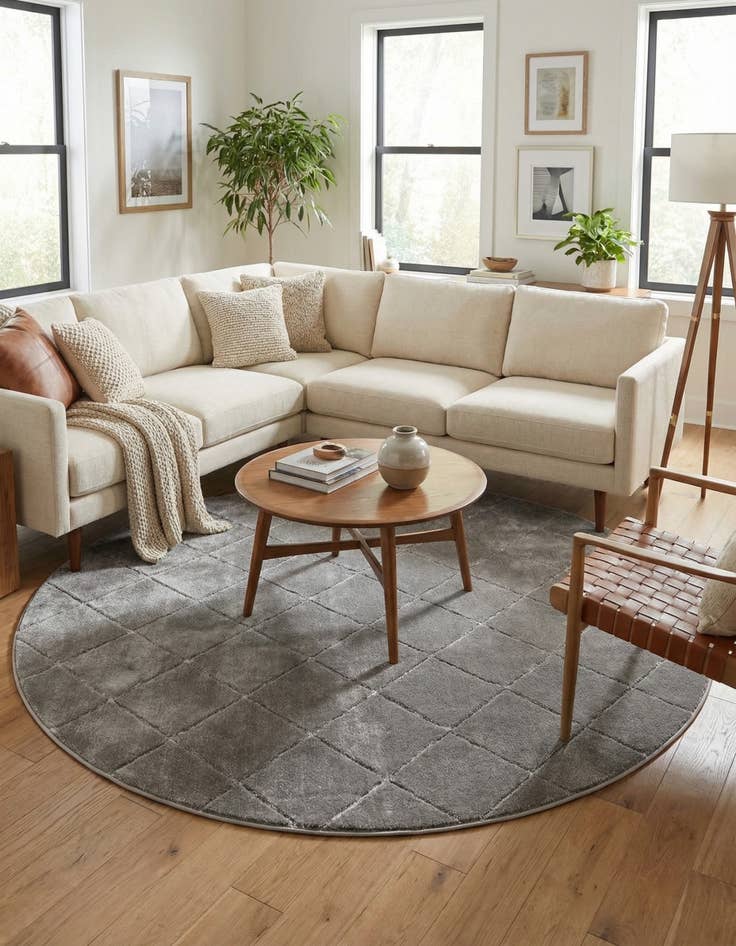 Detail image of 7' 10 x 7' 10 Vogue Geo Round Rug