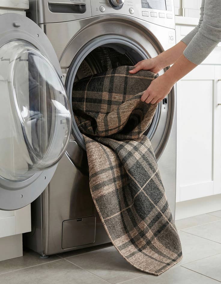 Detail image of  6' x 9'  Washable Checkered Indoor / Outdoor Rug