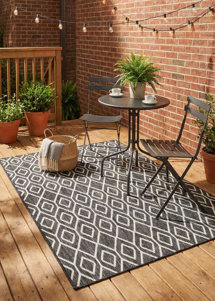 4' x 6' Easy-Clean Jill Zarin Turks and Caicos Indoor / Outdoor Rug
