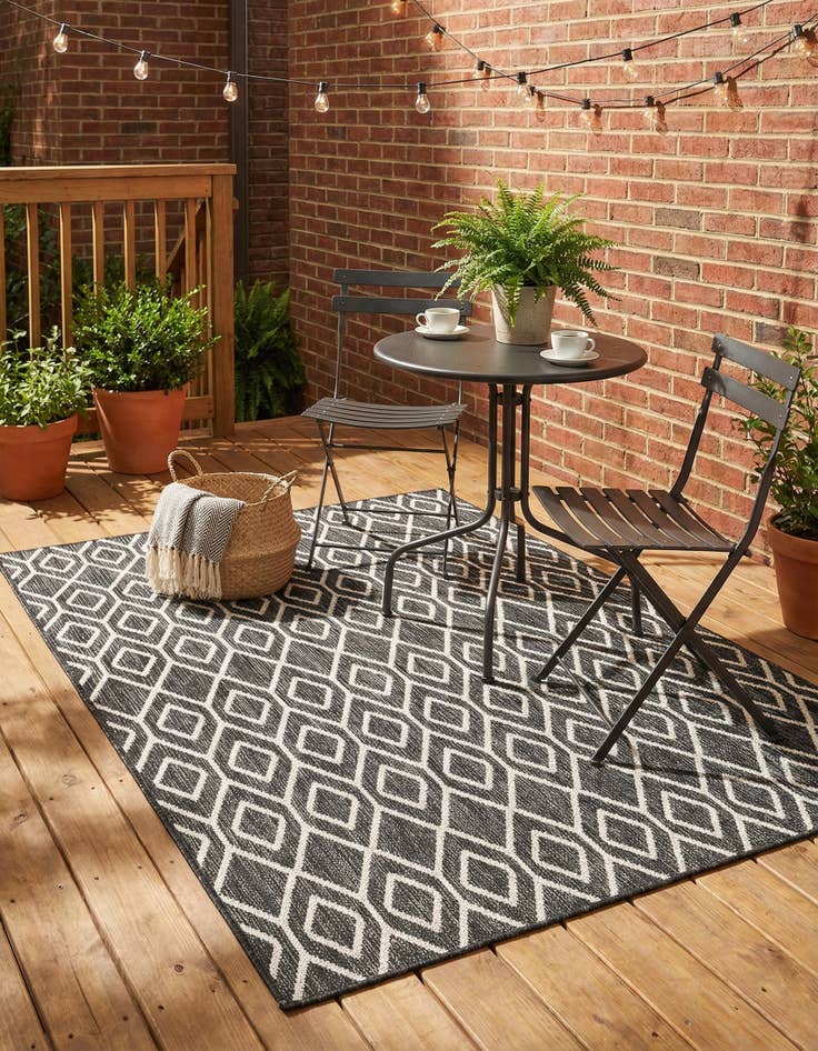 Detail image of 4' x 6' Easy-Clean Jill Zarin Turks and Caicos Indoor / Outdoor Rug