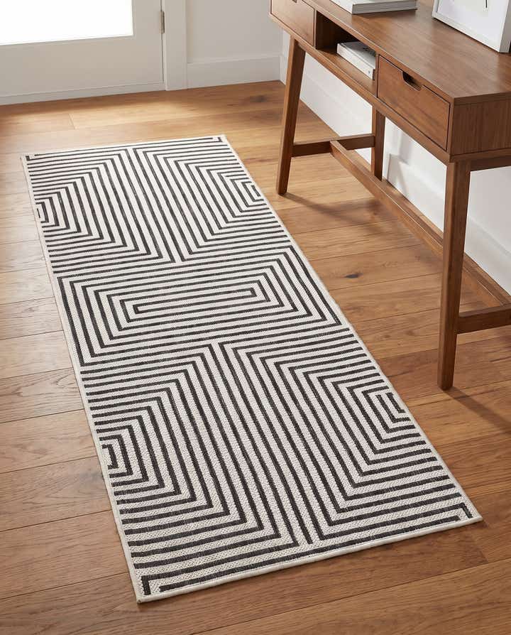 2' x 5' 3 Easy-Clean Modern Indoor / Outdoor Runner Rug