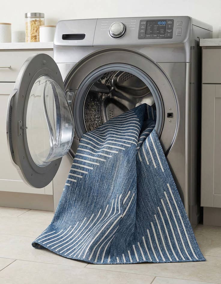 Detail image of 7' x 10'  Washable Modern Indoor / Outdoor Rug