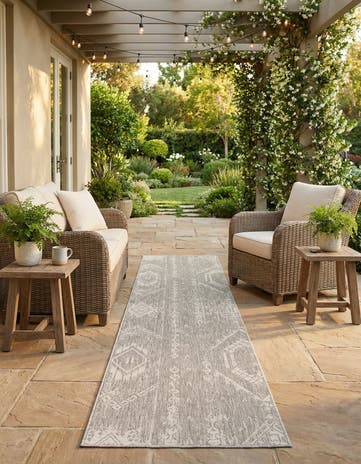 3' 3 x 14' Easy-Clean Bohemian Indoor / Outdoor Runner Rug