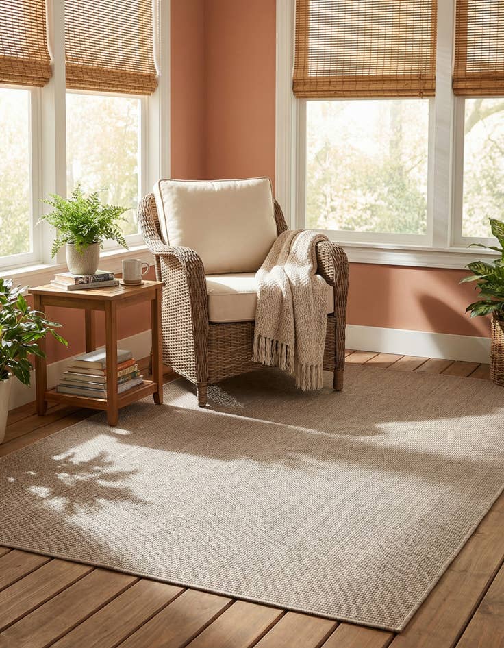 Detail image of 6' x 9'  Washable Solid Indoor / Outdoor Rug