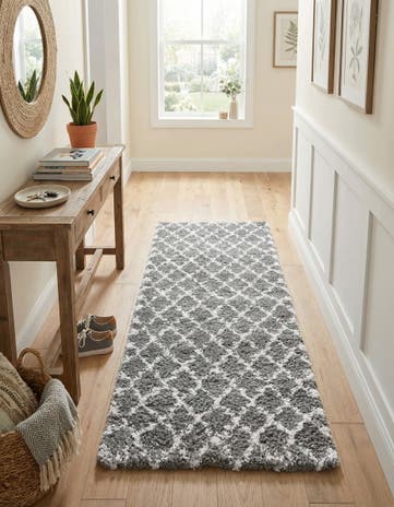2' 7 x 6' Moroccan Shag Runner Rug