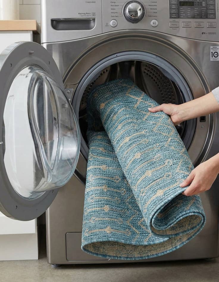 Detail image of 4' x 4'  Washable Trellis Indoor / Outdoor Round Rug