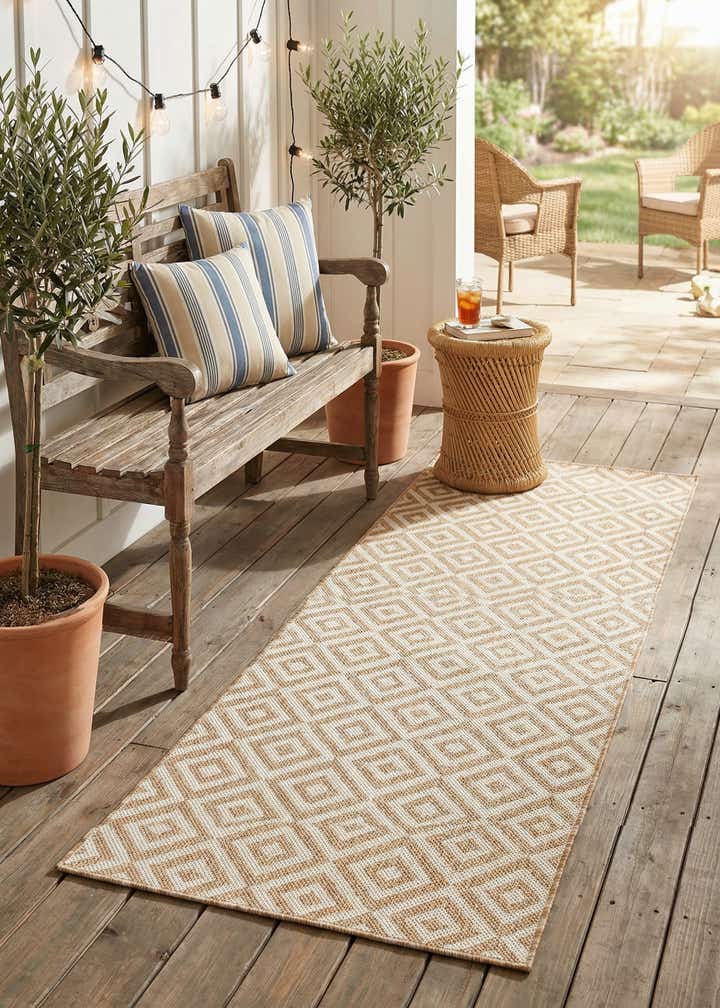2' 5 x 5' 2 Easy-Clean Jill Zarin Indoor / Outdoor Runner Rug