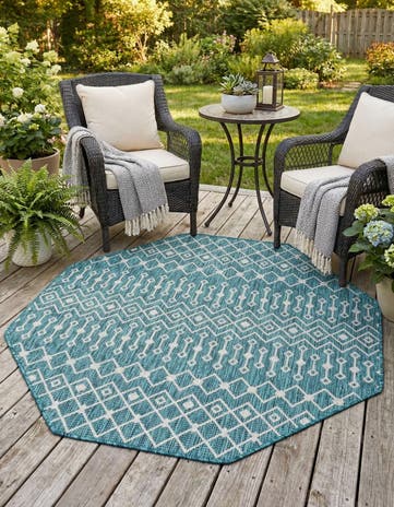 5' 3 x 5' 3 Easy-Clean Lattice Indoor / Outdoor Octagon Rug
