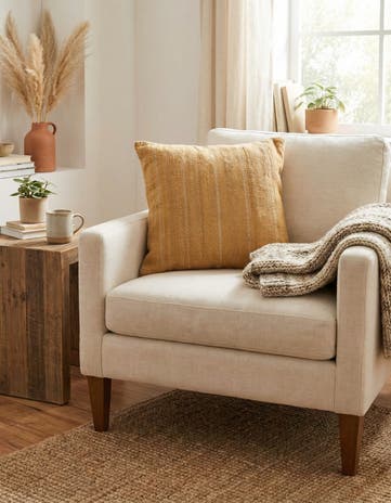 1' 4 x 1' 6 Hand Woven Pillow Wool Rug