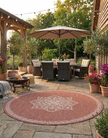 12' x 12' Easy-Clean Traditional Indoor / Outdoor Round Rug
