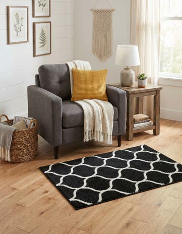 2' x 3' Lattice Frieze Rug