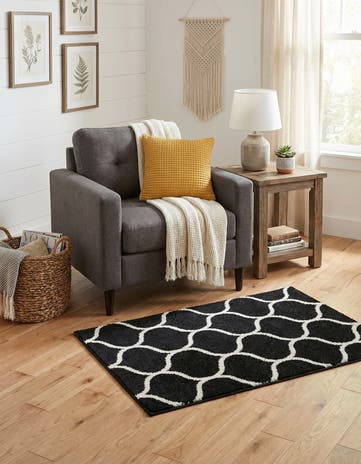2' x 3' Lattice Frieze Rug