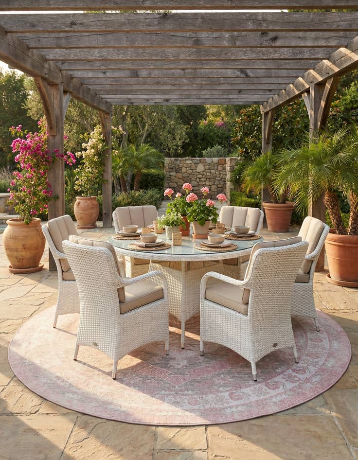 Detail image of 10' x 10'  Washable Traditional Indoor / Outdoor Round Rug