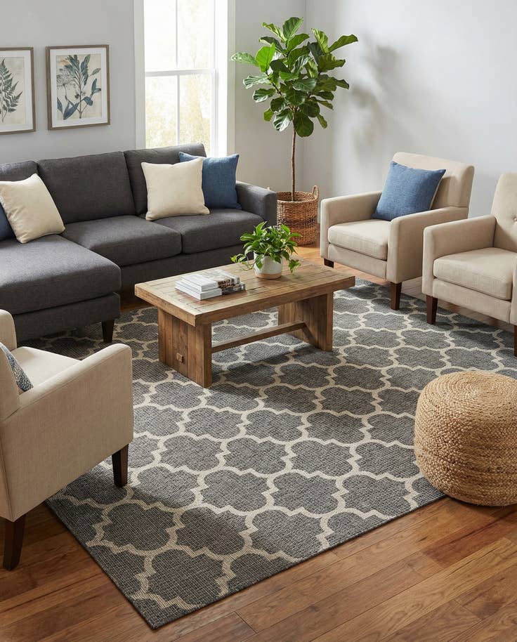 Detail image of 9' x 12' Easy-Clean Lattice Indoor / Outdoor Rug