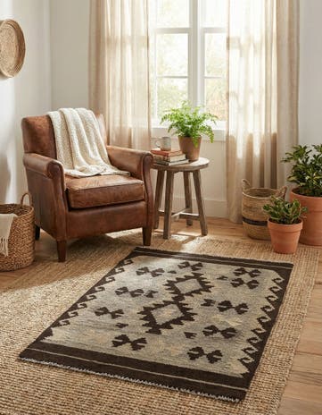 2' 7 x 3' 11 Hand Woven Kilim Maymana Wool Rug