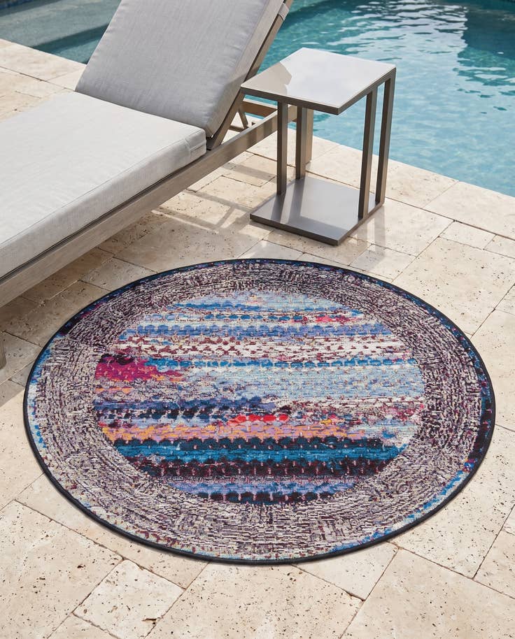 Detail image of 3' x 3' Easy-Clean Modern Indoor / Outdoor Round Rug