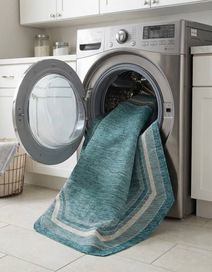 Detail image of 7' 10 x 7' 10  Washable Border Indoor / Outdoor Octagon Rug