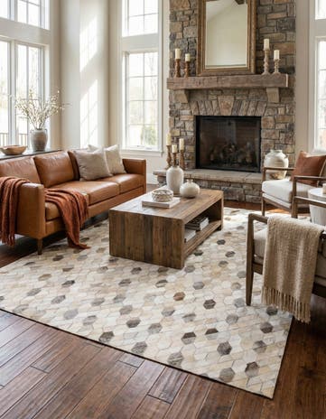 4' 6 x 6' 6 Cowhide Rug