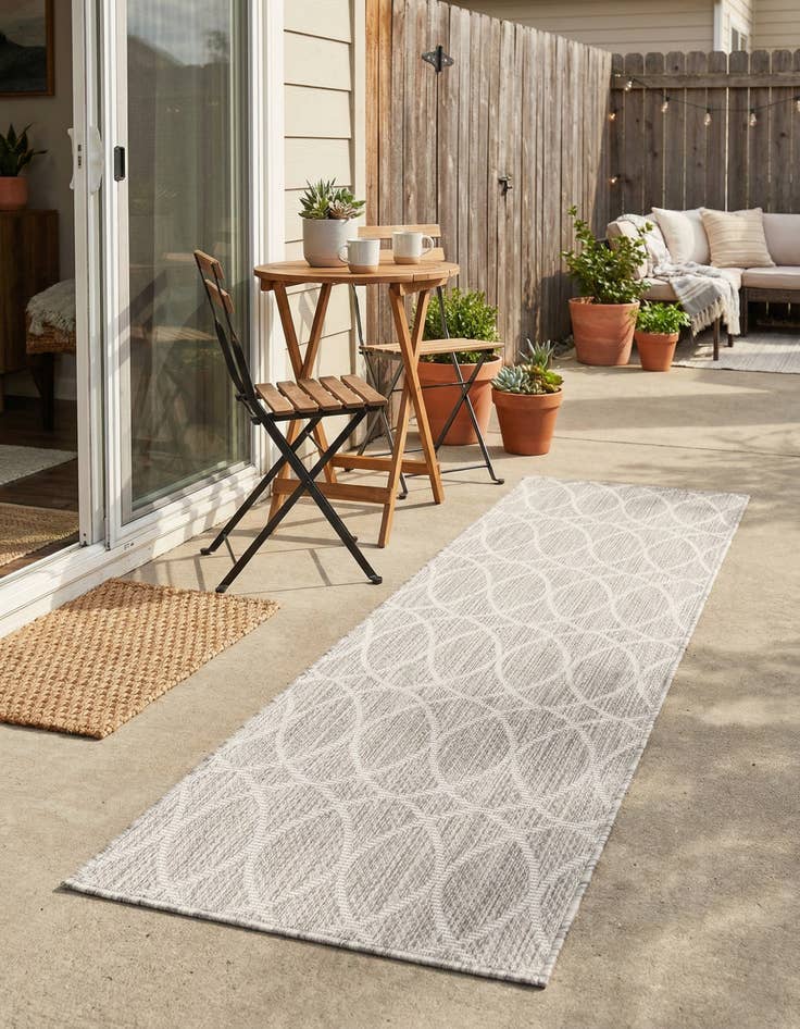 Detail image of 2' x 6'  Washable Trellis Indoor / Outdoor Runner Rug