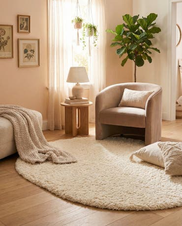  5' 3 x 8' Marilyn Monroe&trade; Shag Oval Rug