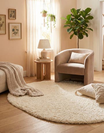 5' 3 x 8' Marilyn Monroe™ Shag Oval Rug
