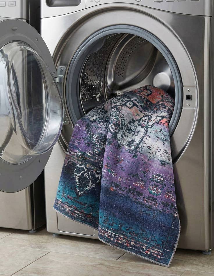 Detail image of 7' 3 x 7' 3  Washable Renaissance Square Rug