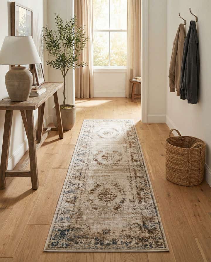 2' 7 x 10' Eliza Runner Rug
