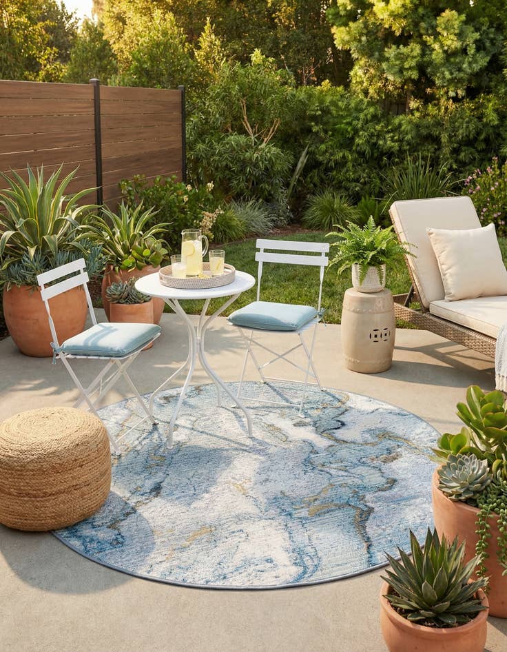 Detail image of 3' 3 x 3' 3  Washable Modern Indoor / Outdoor Round Rug