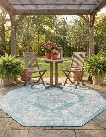 7' 10 x 7' 10 Easy-Clean Traditional Indoor / Outdoor Octagon Rug