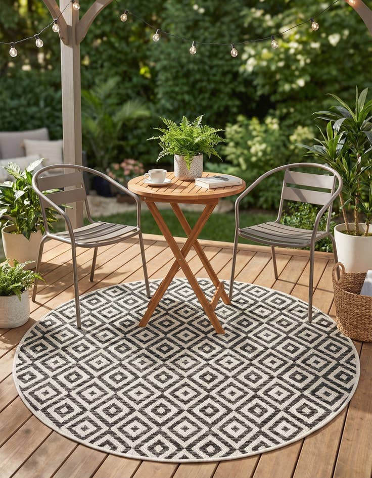 Detail image of 4' x 4'  Washable Jill Zarin Costa Rica Indoor / Outdoor Round Rug