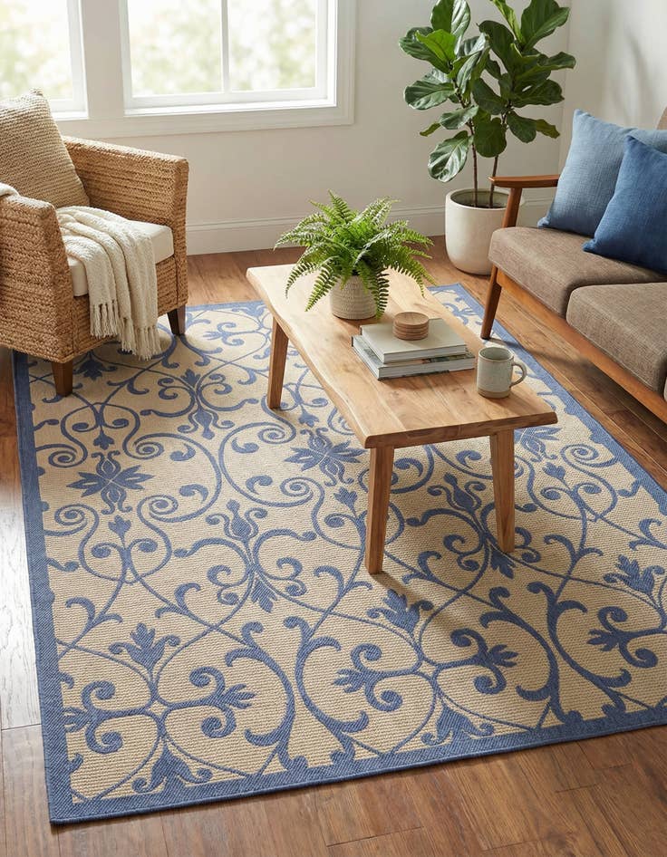 Detail image of 7' x 10'  Washable Botanical Indoor / Outdoor Rug