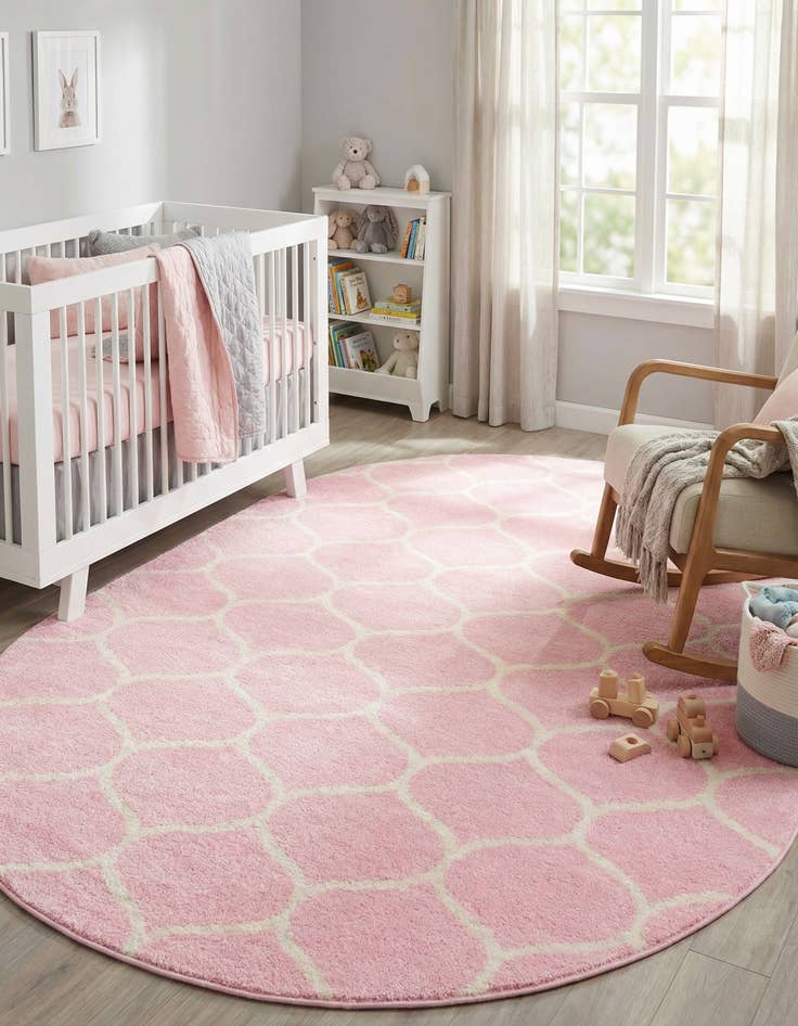 Detail image of  7' 10 x 10' Lattice Frieze Oval Rug