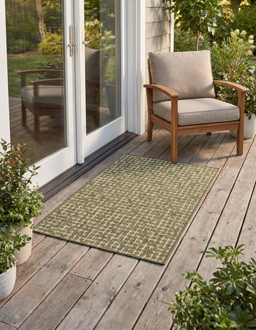 2' x 3' Easy-Clean Checkered Indoor / Outdoor Rug