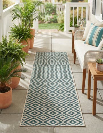 2' x 8' Easy-Clean Jill Zarin Costa Rica Indoor / Outdoor Runner Rug