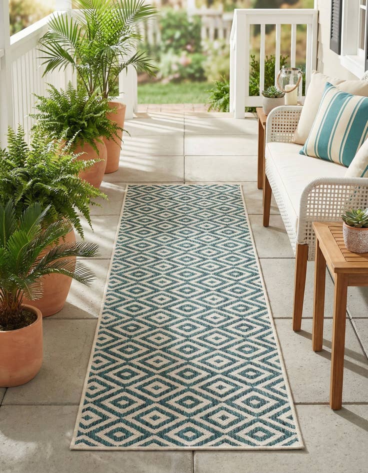 Detail image of 2' x 8' Easy-Clean Jill Zarin Costa Rica Indoor / Outdoor Runner Rug