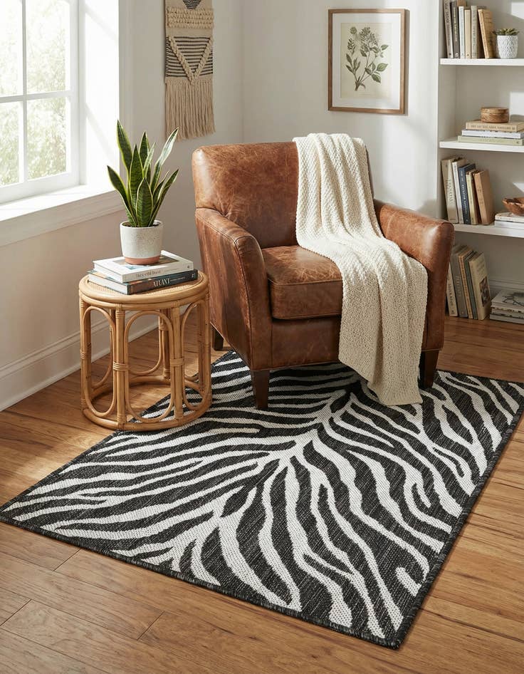 Detail image of 2' x 3'  Washable Safari Indoor / Outdoor Rug
