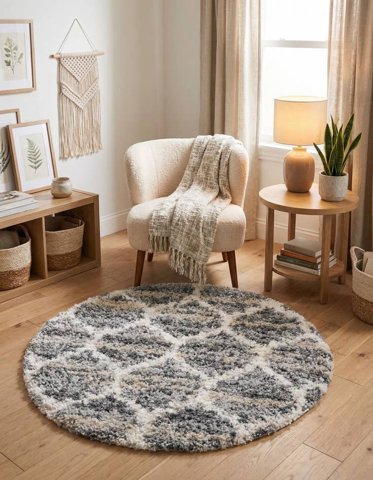Detail image of 3' 3 x 3' 3 Lagom Shag Round Rug