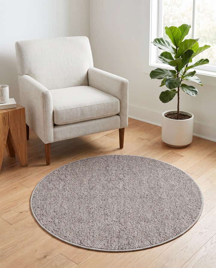 3' 1 x 3' 1 Easy-Clean Solid Indoor / Outdoor Round Rug