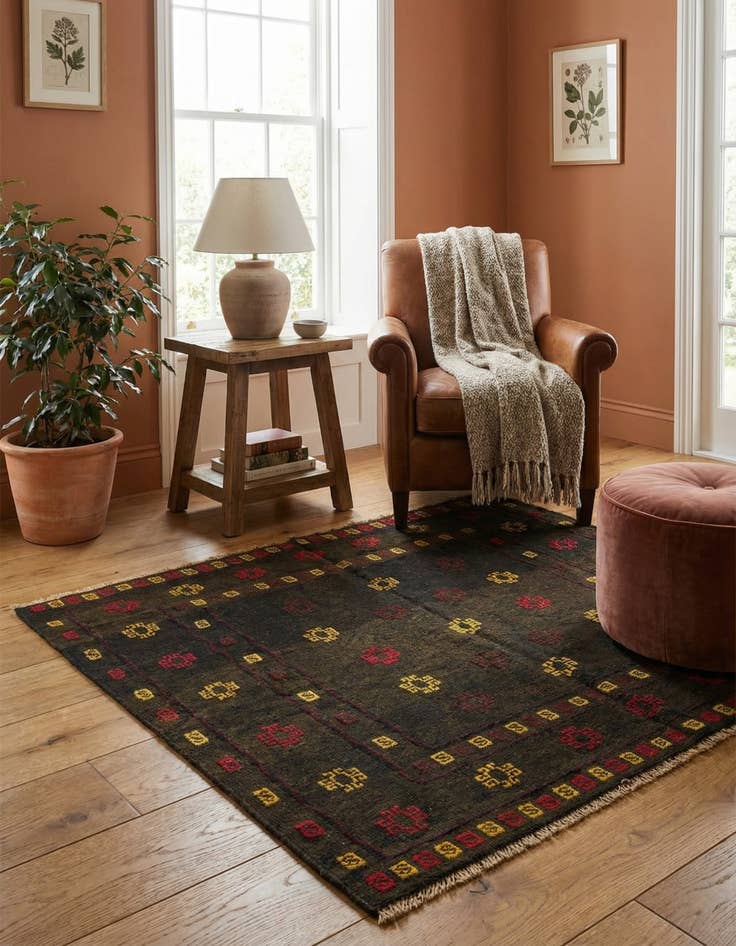 Detail image of 3' 10 x 4' 4  Hand Knotted Sumak Wool Square Rug