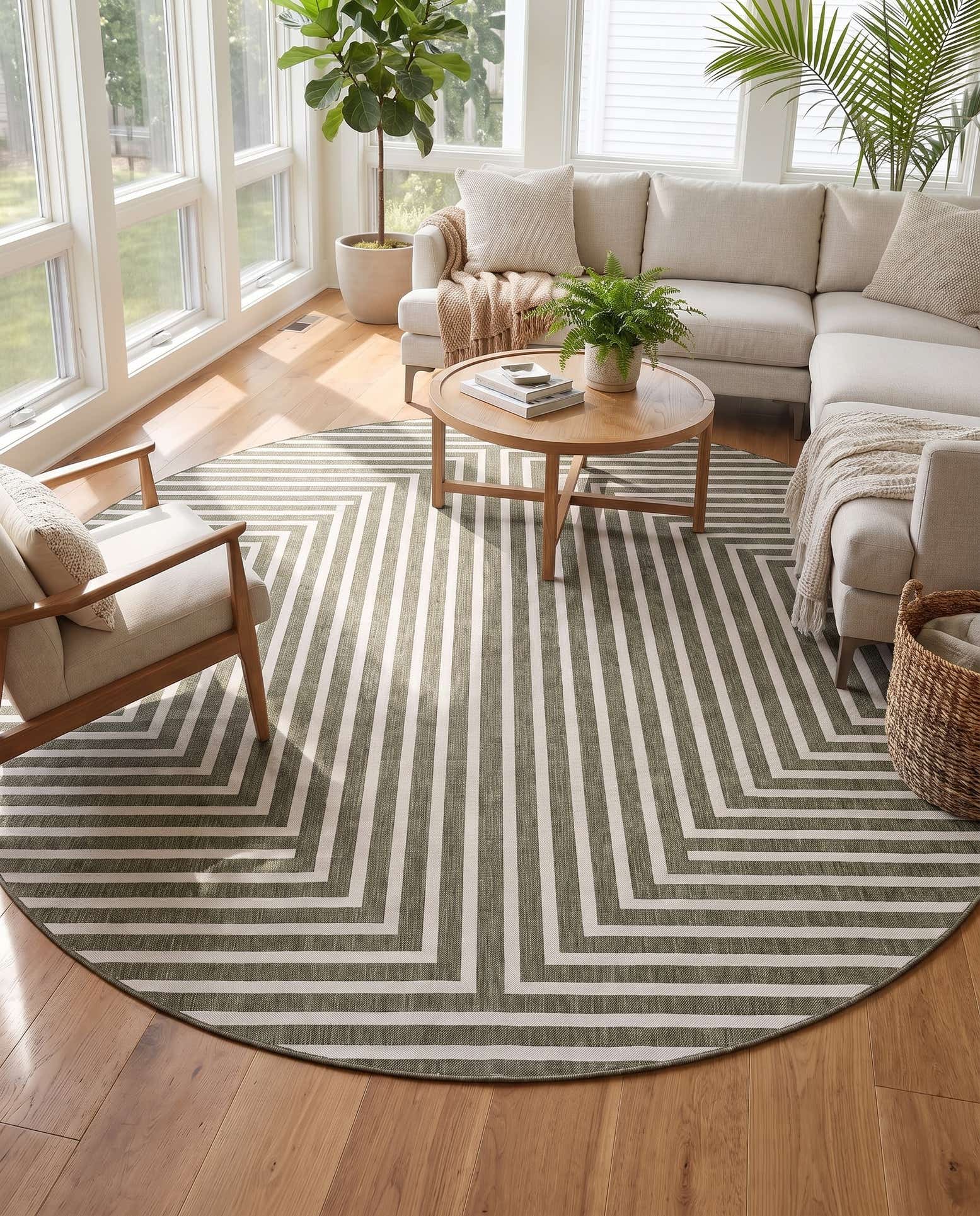 13' x 13' Easy-Clean Modern Indoor / Outdoor Round Rug