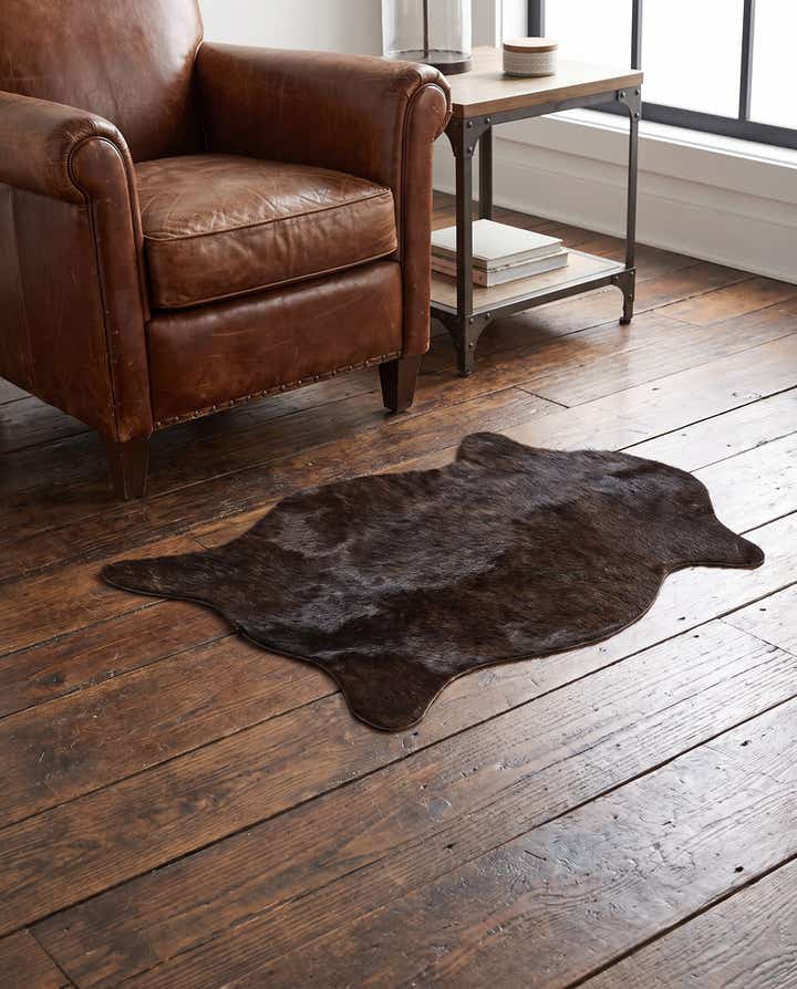1' 8 x 2' 6 Cowhide Leather Rug