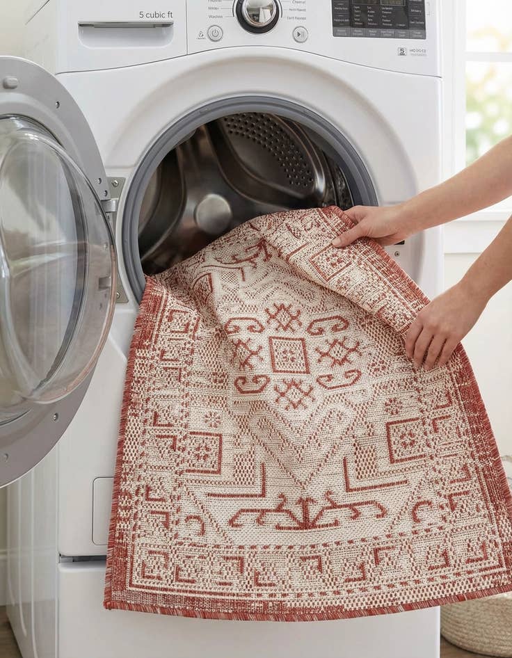 Detail image of 2' x 3'  Washable Aztec Indoor / Outdoor Rug