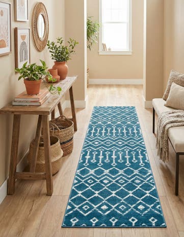 2' 6 x 8' 2 Kasbah Trellis Runner Rug