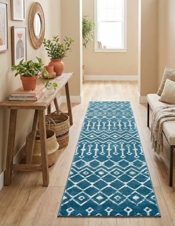 2' 6 x 8' 2 Kasbah Trellis Runner Rug